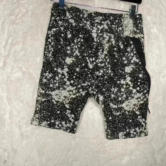 Nike Kids Black/White Splatter Athletic Bike Shorts Deep Zip Pocket Summer Fun - Picture 3 of 10